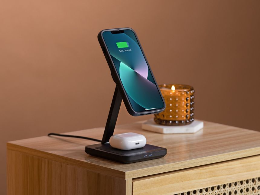 Quad Lock MAG Dual Desktop Wireless Charger