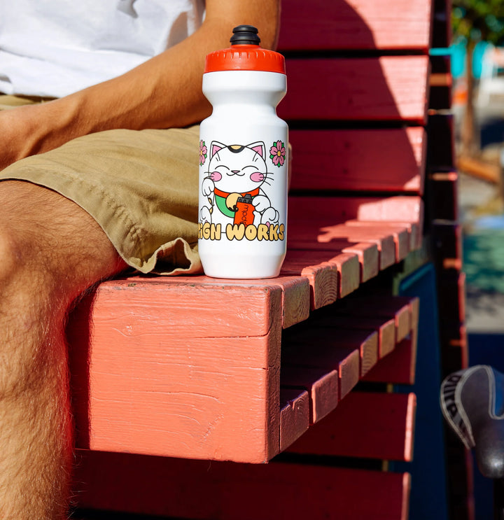 PDW Maneki-neko Bottle 220z