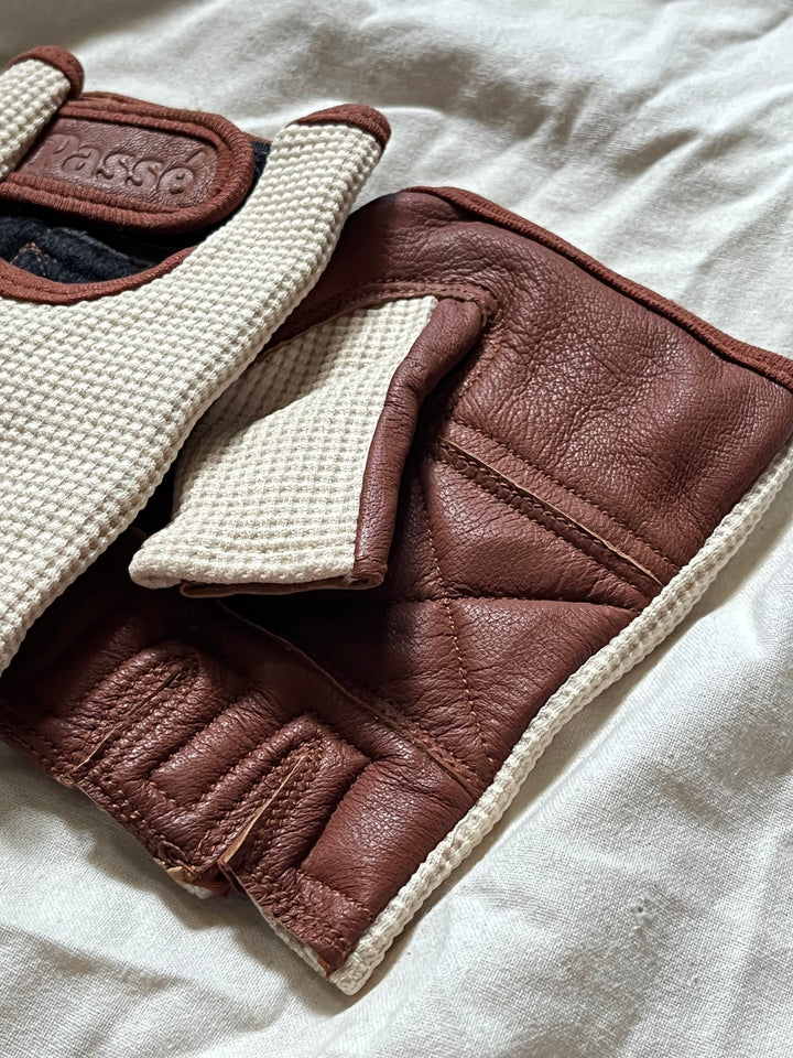 PASSE Leather Knitted Gloves (Brown/Beige)