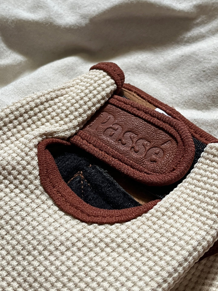 PASSE Leather Knitted Gloves (Brown/Beige)