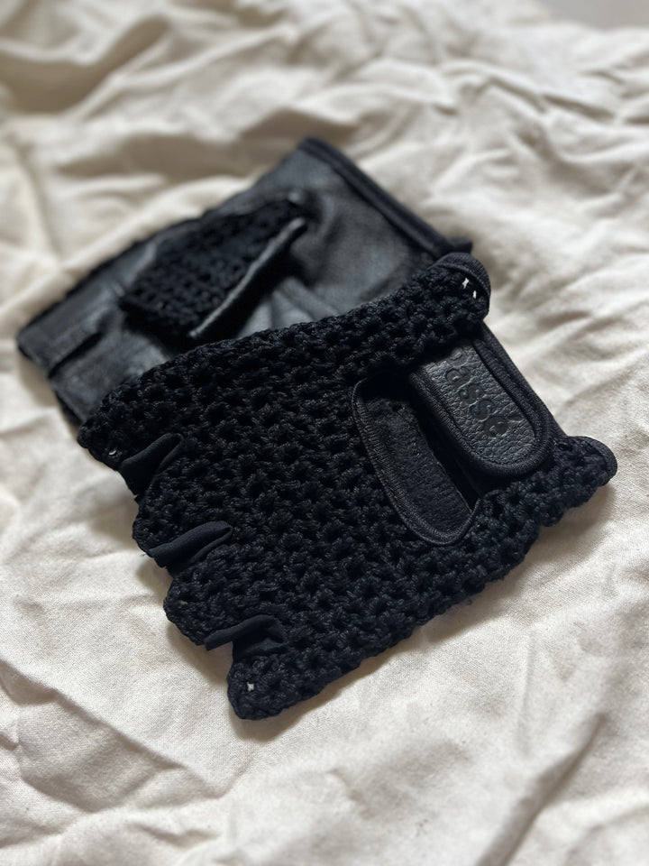 PASSE Leather Crocheted Gloves (Triple Black)