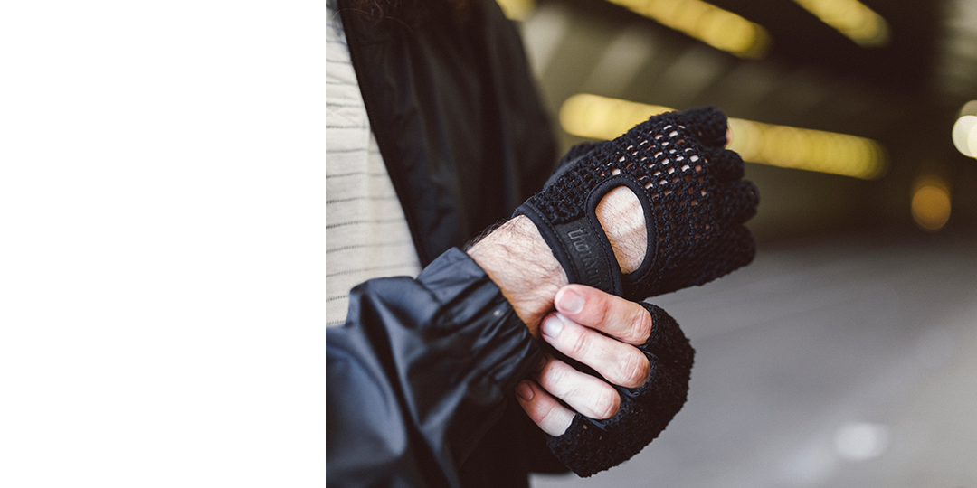 THOUSAND Gloves
