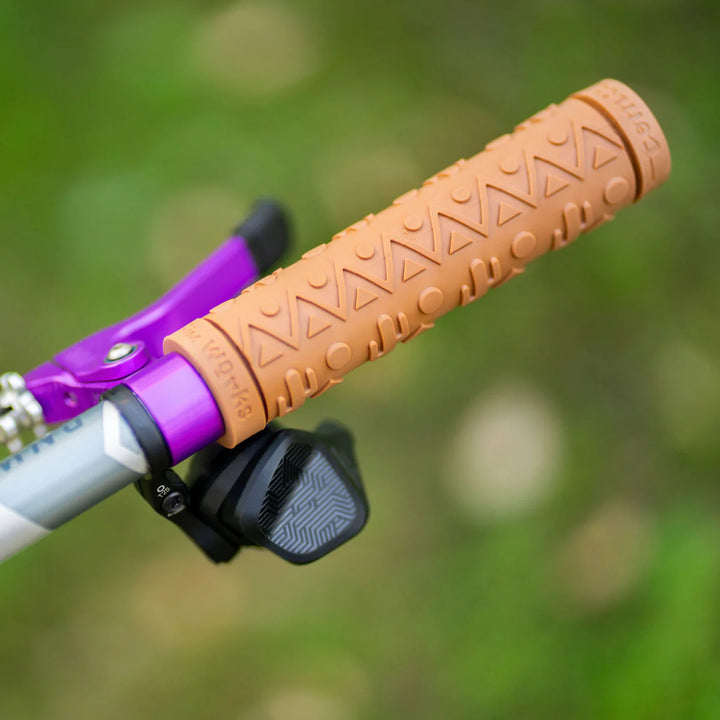 TOMII CYCLES x SIMWORKS Farwest Grip
