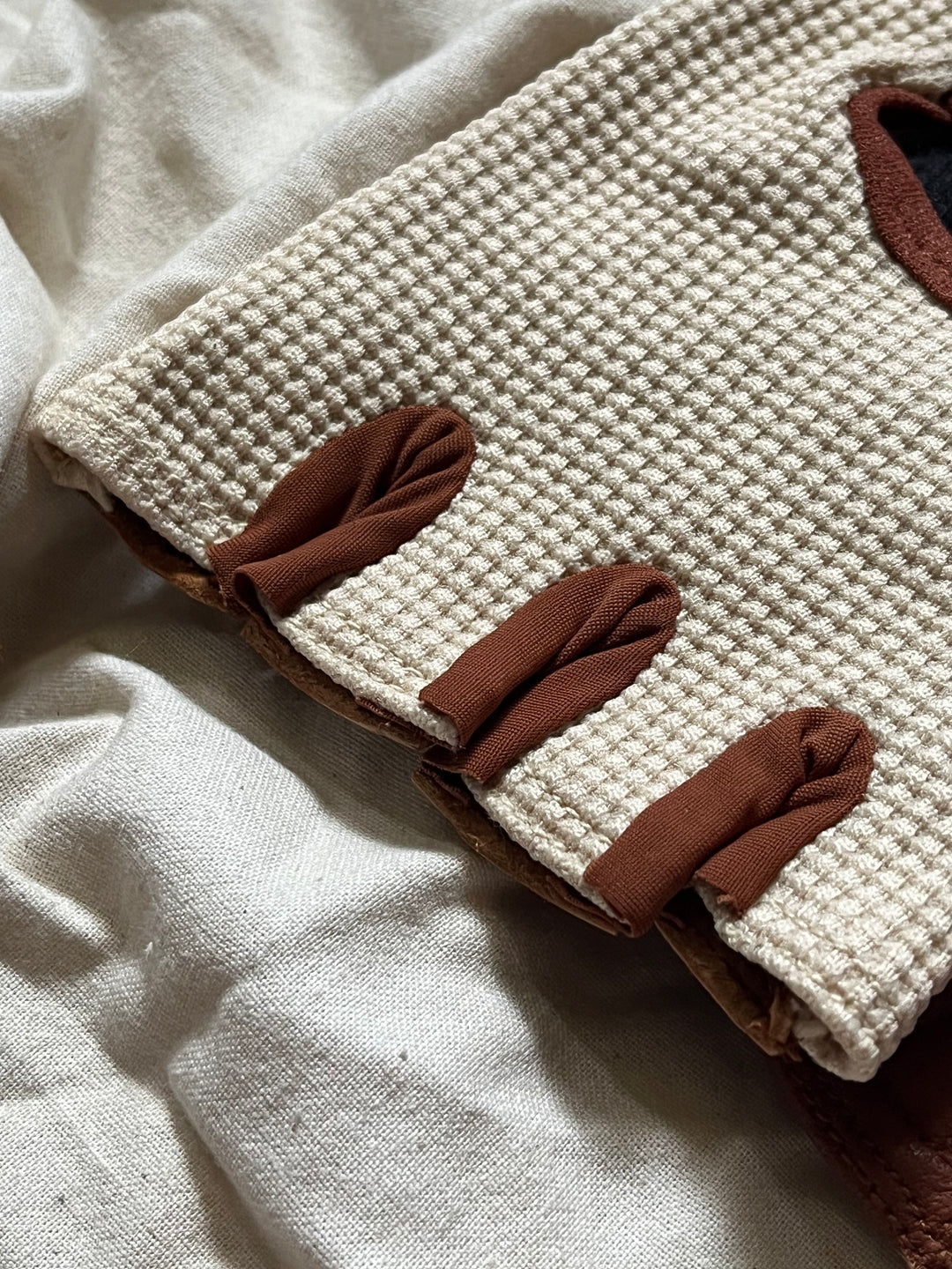 PASSE Leather Knitted Gloves (Brown/Beige)