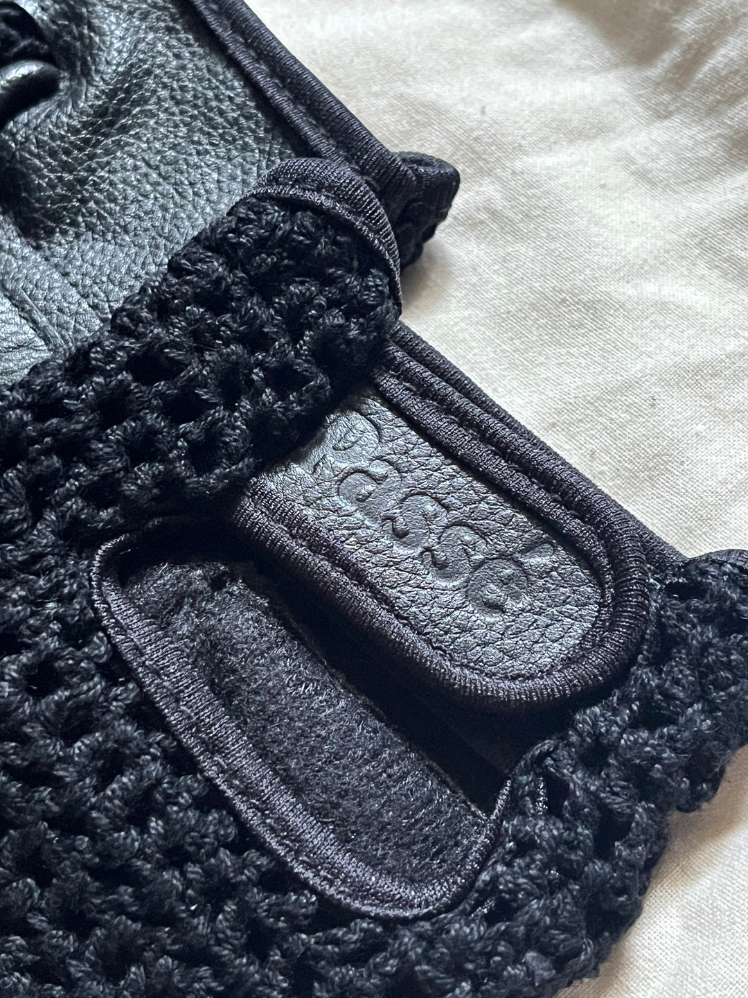 PASSE Leather Crocheted Gloves (Triple Black)