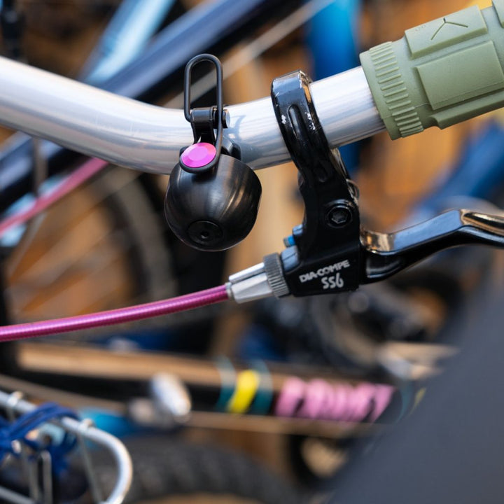 SPURCYCLE Original Bell - Black/Pink